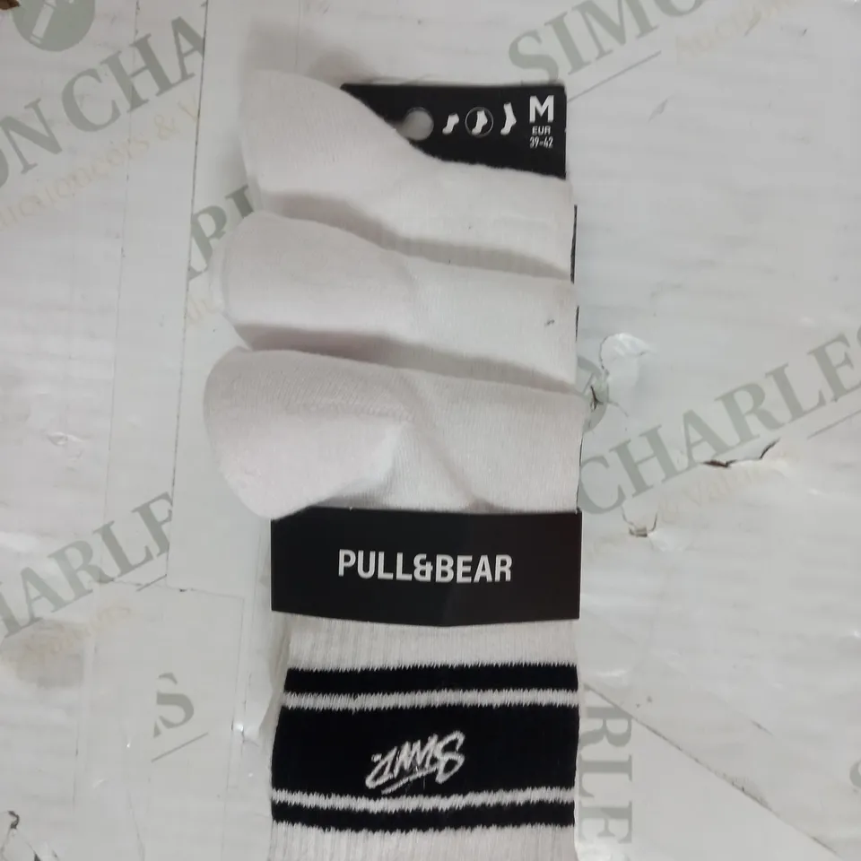 PULL&BEAR 3 PACK OF CREW SOCKS IN WHITE SIZE M