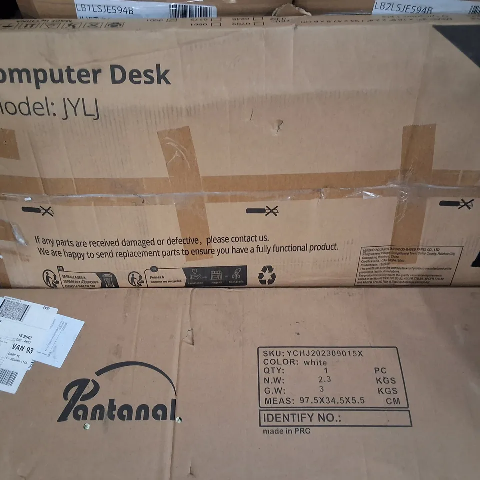 PALLET OF ASSORTED ITEMS TO INCLUDE 32" COMPUTER DESK, WHEELED SHOPPING CART AND FLAT PACK FURNITURE 