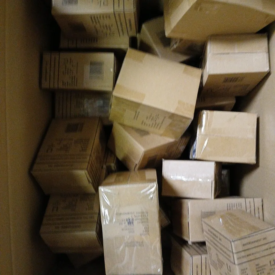 APPROXIMATELY 30 ASSORTED ELECTRICAL PRODUCTS TO INCLUDE VIDEO CABLES, EAR PLUGS ETC - COLLECTION ONLY 