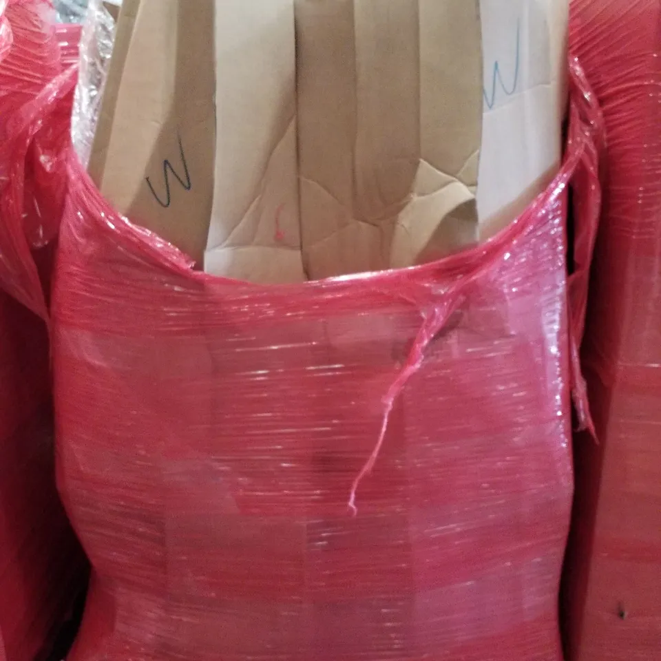 PALLET CONTAINING ASSORTED PRODUCTS INCLUDING CEILING FAN LIGHT, TOILET SEAT, WOK, WALL PRINT DECO & FOLDING CAMPING TABLE