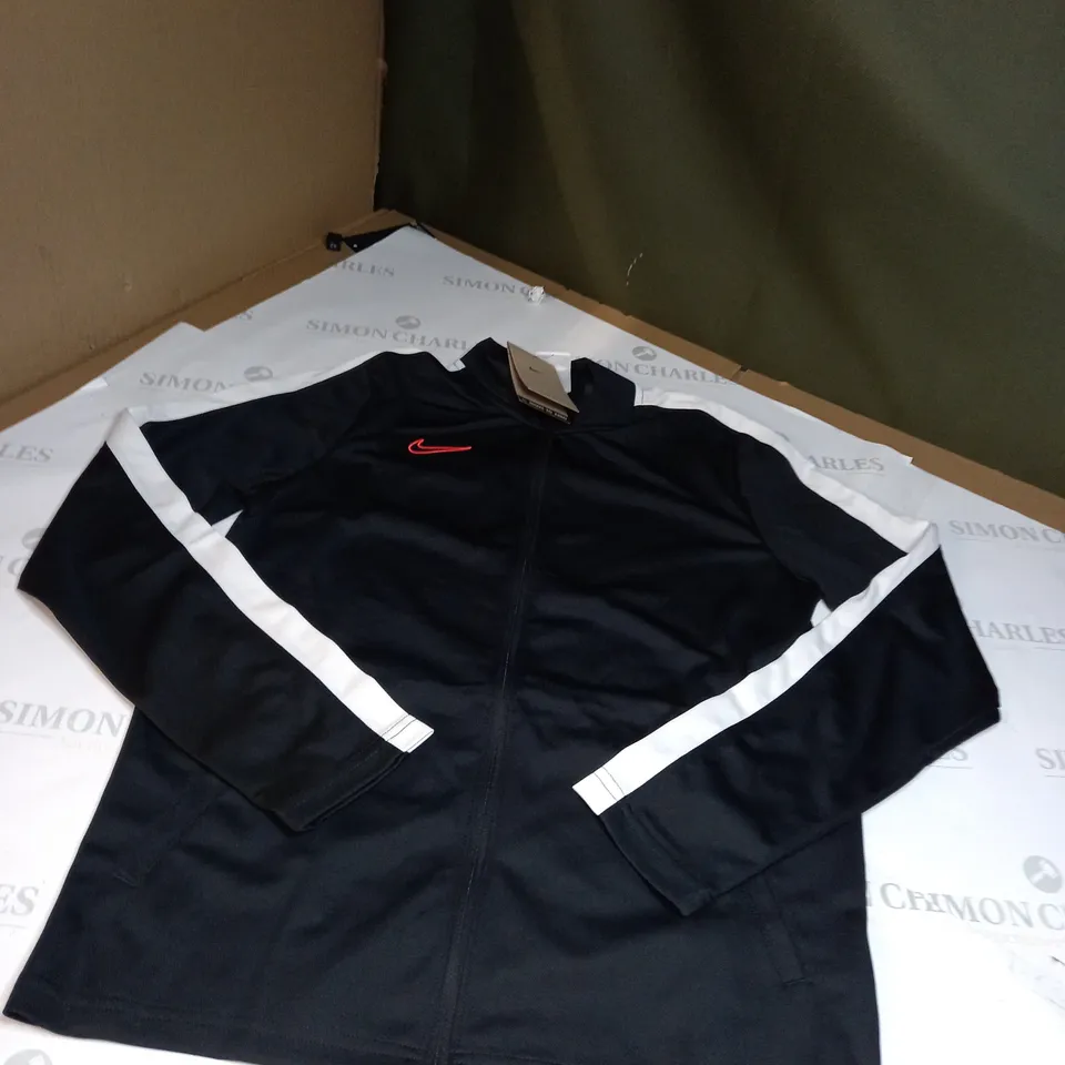 XL NIKE BLACK JACKET 
