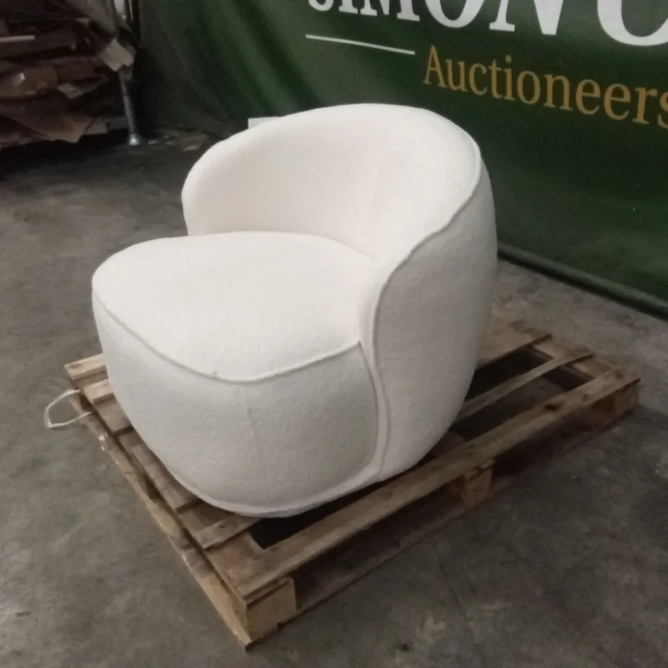 QUALITY DESIGNER BOUCLE FABRIC CHAIR