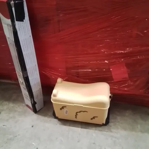 PALLET OF ASSORTED HOUSEHOLD GOODS AND PRODUCTS TO INCLUDE;RETRACTABLE SAFETY GATE,STORAGE TOY BOX