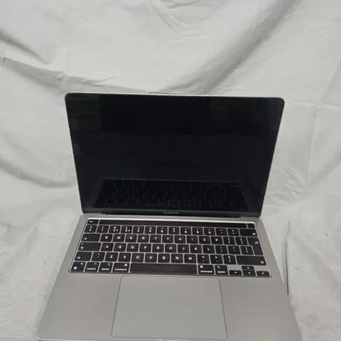 APPLE MACBOOK PRO 13-INCH LAPTOP – SILVER