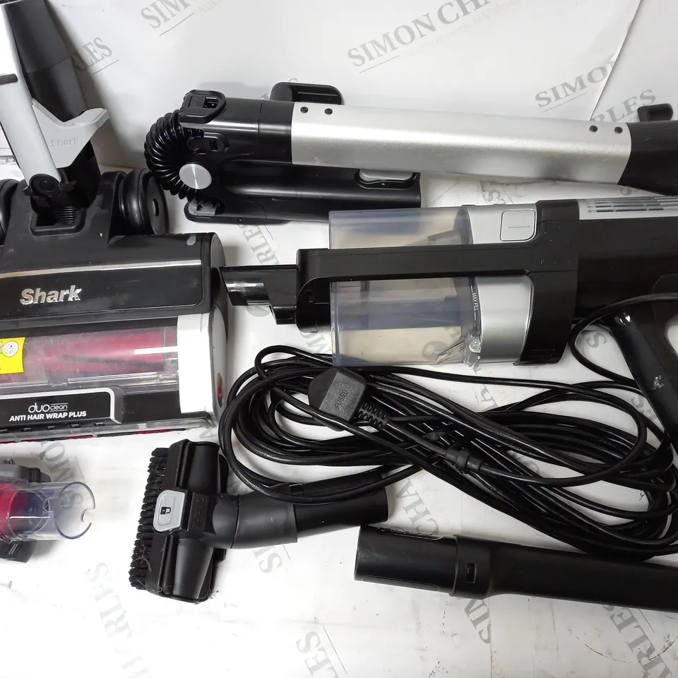 SHARK STRATOS ANTI HAIR WRAP PET PRO VACUUM CLEANER HZ3000UKT