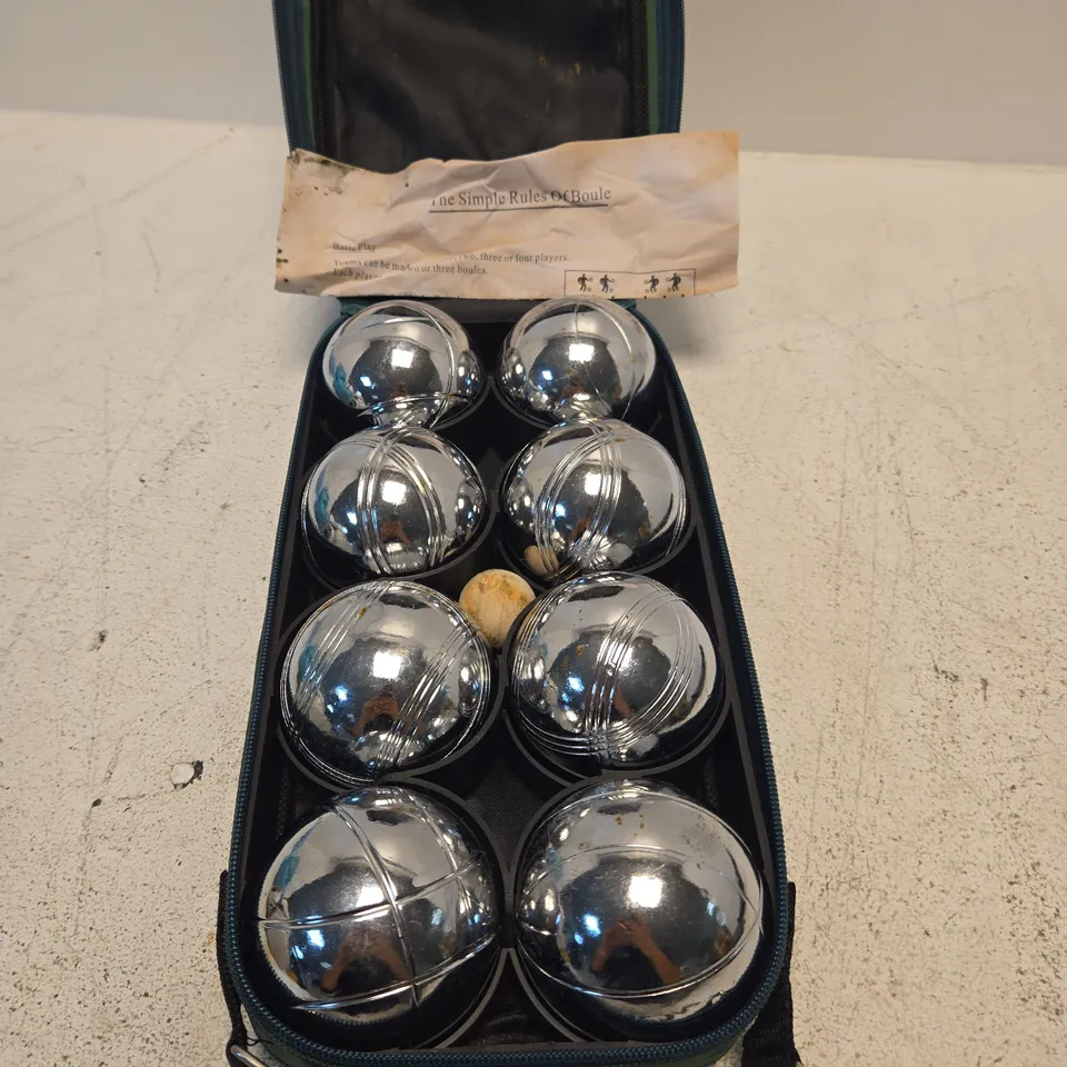 PETANQUE BOULES SET – 8 X STEEL BALLS IN CARRY CASE