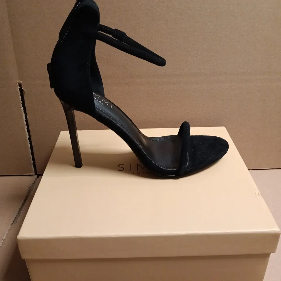 BOXED PAIR OF SIMMI LONDON AMARI BLACK SUEDE HIGH HEELS – UK 5