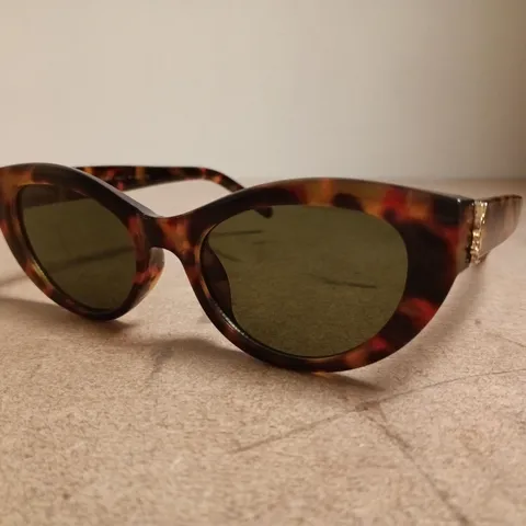 SAINT LAURENT SUNGLASSES β TORTOISHELL CAT-EYE