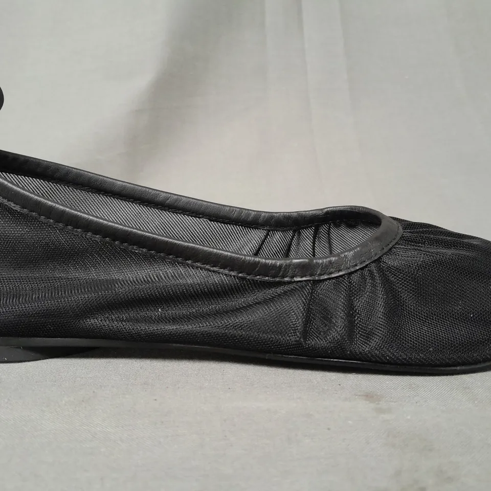 BOXED PAIR OF & OTHER STORIES MESH BALLET FLATS IN BLACK EU SIZE 36