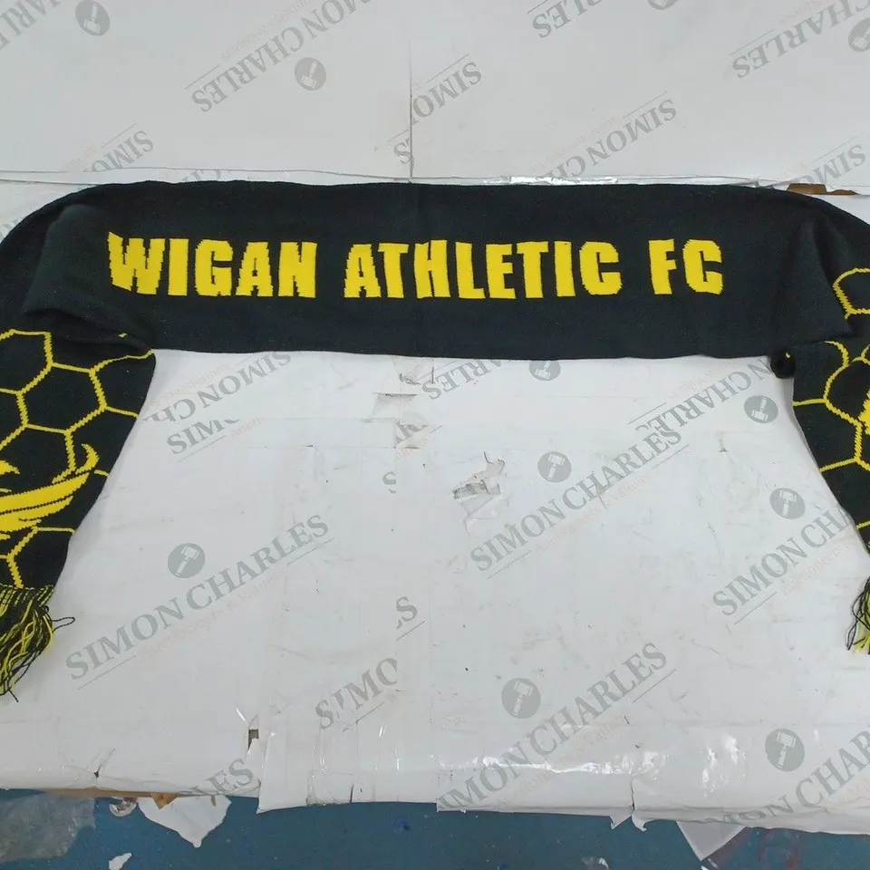 WIGAN ATHLETIC FC BLACK/YELLOW LOGO SCARF