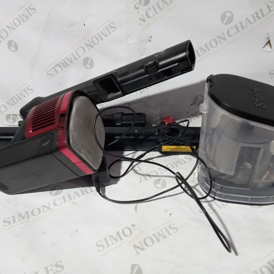 SHARK CORDLESS VACUUM IZ300UKT