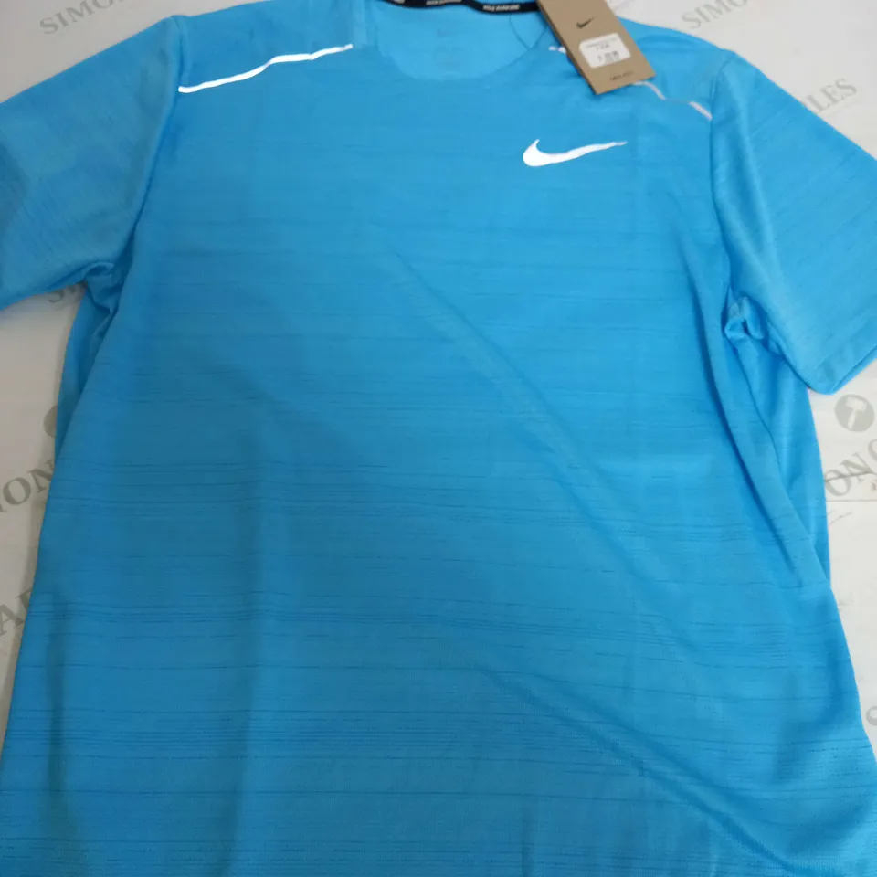 NIIKE RUNNING DRI FIT IN BLUE - MEDIUM