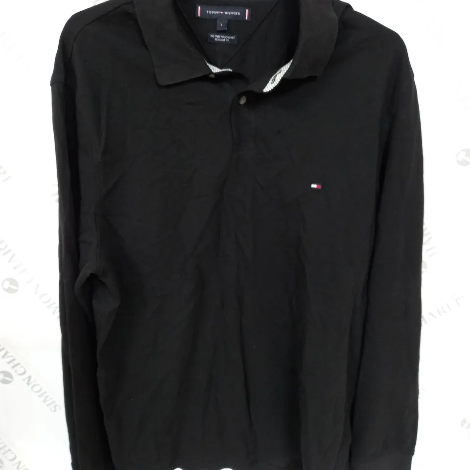 TOMMY HILFIGER LONG SLEEVED POLO SHIRT SIZE L