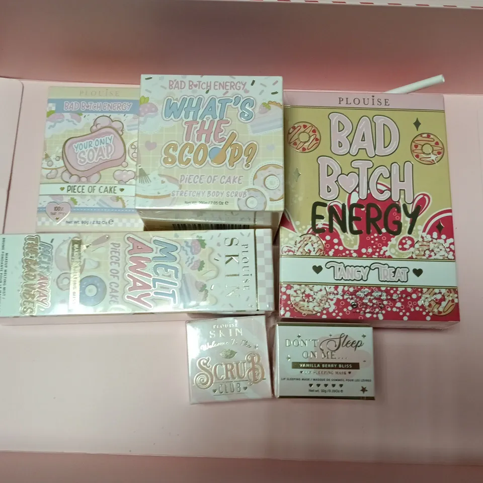 BOXED PLOUISE GIFTSET TO INCLUDE LIP SLEEPING MASK, MAKEUP MELTING MIST, STRETCHY BODY SCRUB, ETC