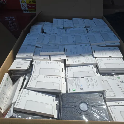 PALLET CONTAINING A LARGE QUANTITY OF ASSORTED TABLET & PHONE CASES