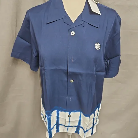 PRETTY GREEN ANAHEIM TYEDYE SHORT SLEEVE SHIRT IN MAVY SIZE M