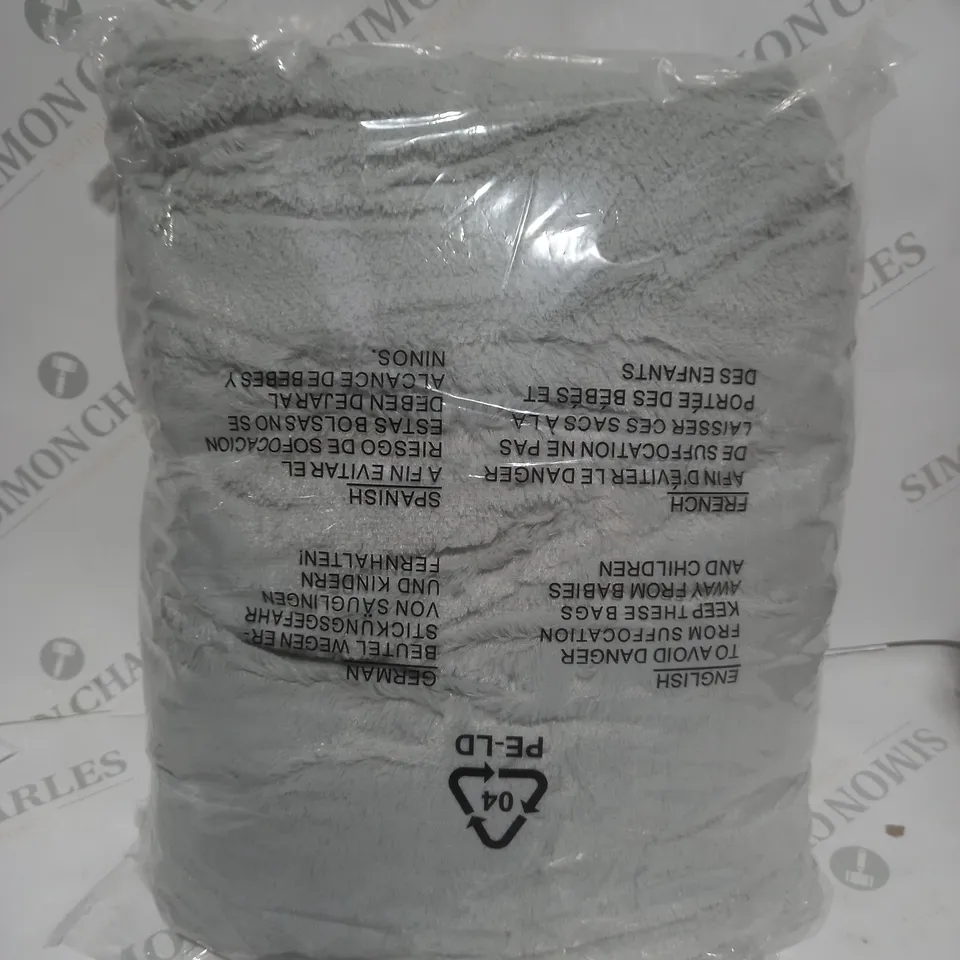 BOXED COZEE HOME VELVETSOFT HEATED THROW IN LIGHT GREY
