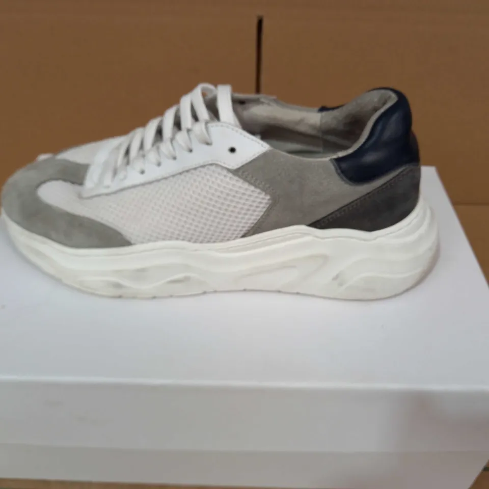 BOXED PAIR OF ARNE SHOES IN GREY/WHITE UK SIZE 7