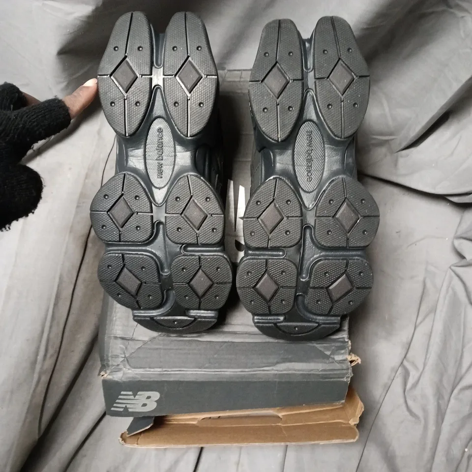 NEW BALANCE 9060 SNEAKERS – MEN’S, GREY/BLACK, UK 6