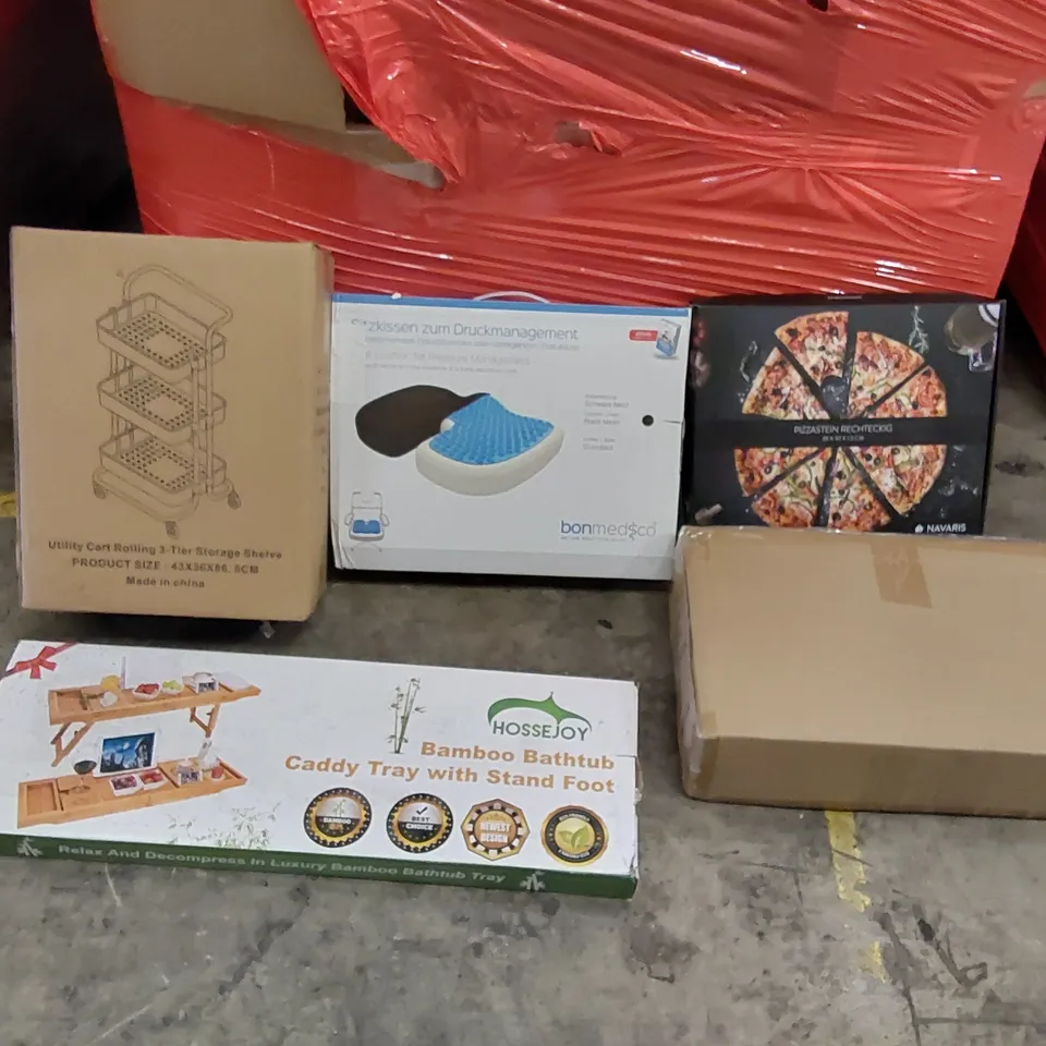 PALLET OF ASSORTED ITEMS INCLUDING: STORAGE CART, BAMBOO BATHTUB TRAY, PIZZA STONE, SHOWER STOOL, OFFICE CHAIR CUSHION 
