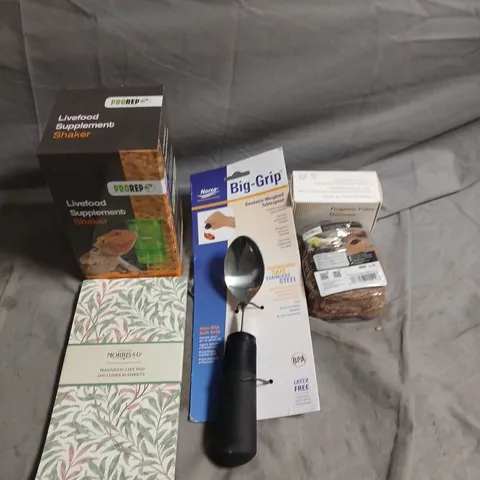 APPROXIMATELY 15 ASSORTED HOUSEHOLD ITEMS TO INCLUDE LIVE FOOD SUPPLEMENT SHAKER, BIG GRIP BENDABLE SPOON AND FINGERTIP PULSE OXIMETER