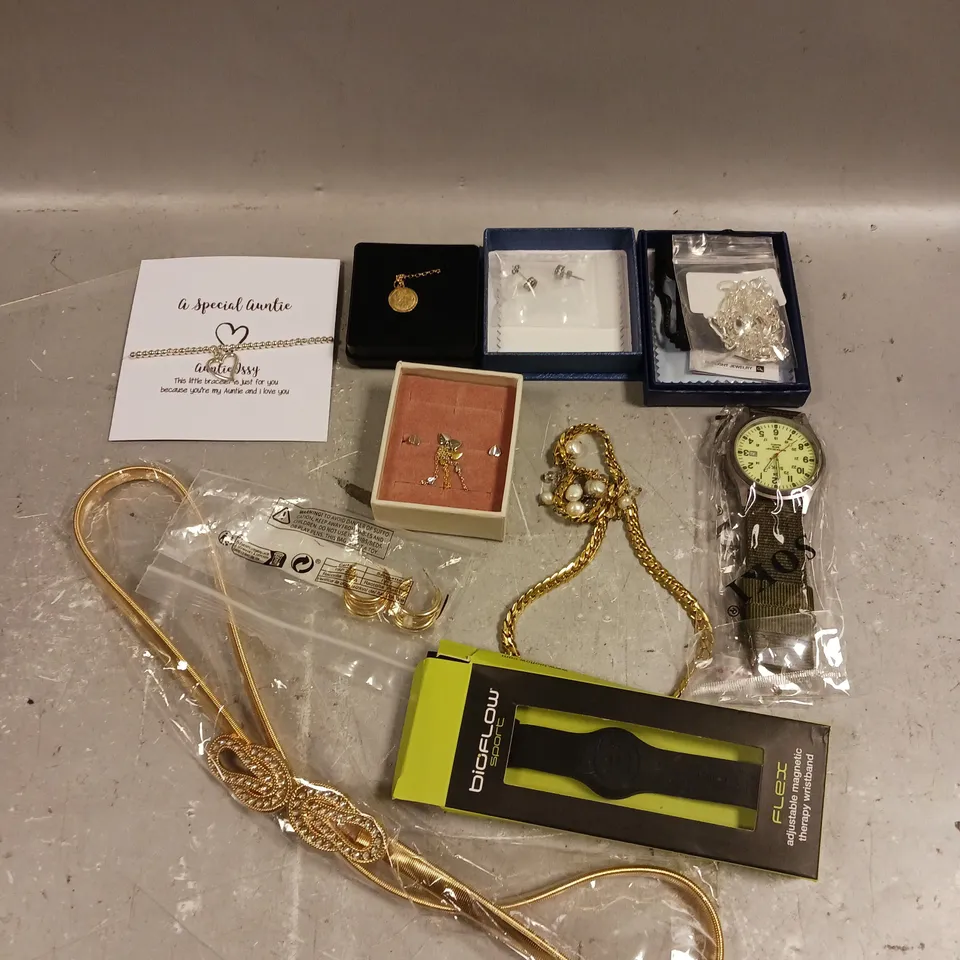 APPROXIMATELY 30 ASSORTED JEWELLERY PRODUCTS TO INCLUDE EARRINGS, WATCHES, BRACELETS ETC 