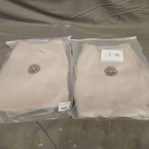 APPROXIMATELY 20 ASSORTED BAGGED CLOTHING ITEMS IN VARIOUS SIZES TO INCLUDE MENS BRASS MONKEY SHORTS IN CLAY & UNISEX BRASS MONKEY JOGGERS IN CLAY