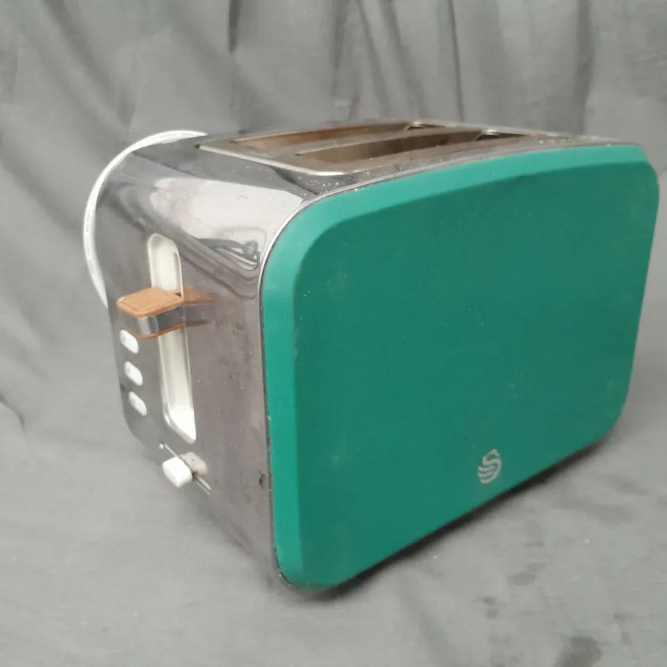 BOXED 2-SLICE NORDIC TOASTER IN GREEN