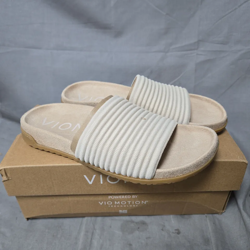 BOXED VIONIC EVIE KNIT SLIDE SANDALS – CREAM - 5
