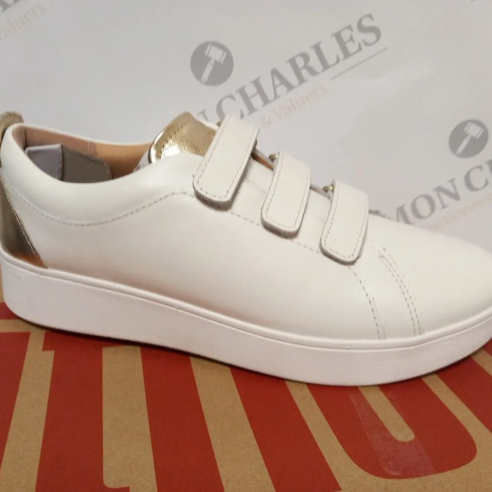 BOXED FITFLOP RALLY METALLIC BACK LEATHER STRAP SNEAKERS SIZE 5