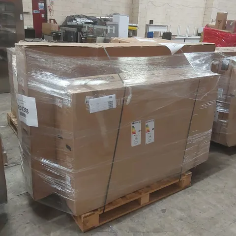 PALLET CONTAINING A LARGE QUANTITY OF ASSORTED DAMAGED TVs