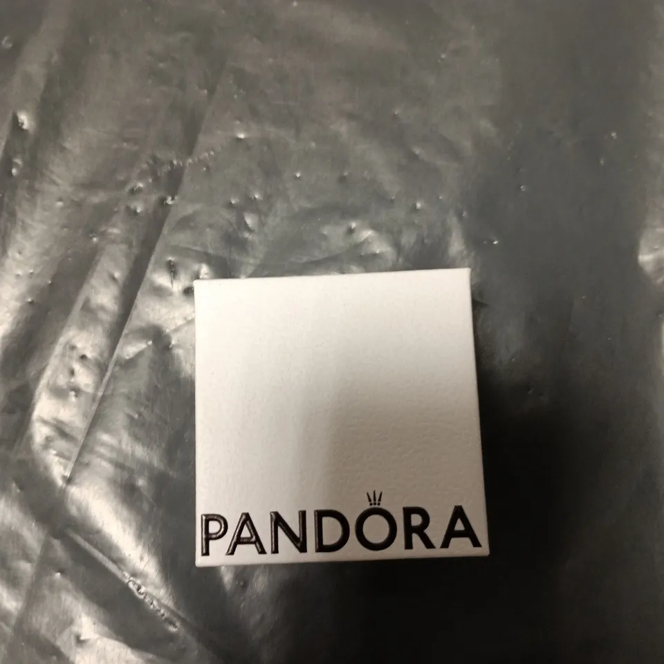 PANDORA HEART CHARM BEAD – SILVER-TONE IN PRESENTATION BOX