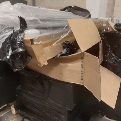 PALLET CONTAINING A LARGE QUANTITY OF ASSORTED CAR PARTS ECT INCLUDING: VEHICLE STEP, FRONT BUMPER CENTRE ECT