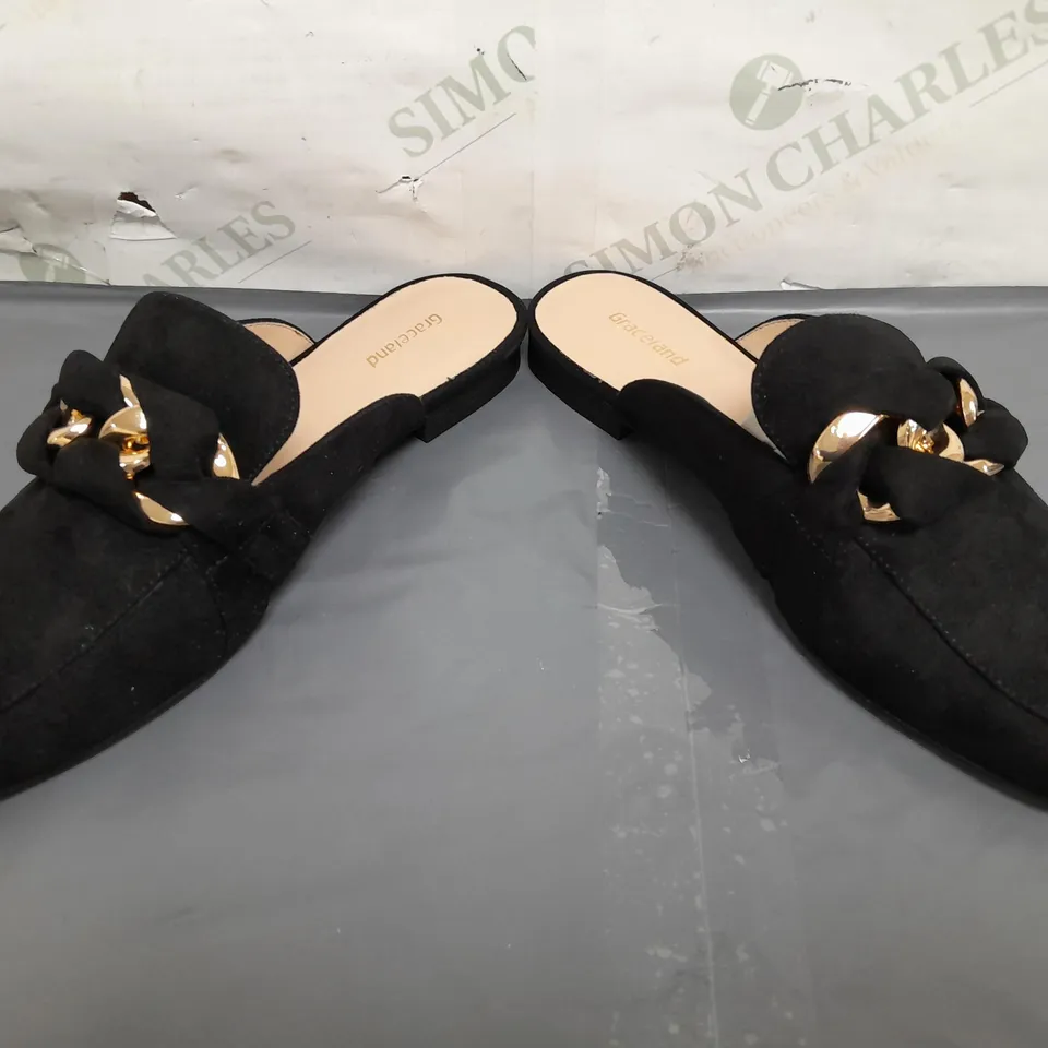 BOXED PAIR OF GRACELAND SLIP-ON SHOES IN BLACK EU SIZE 38