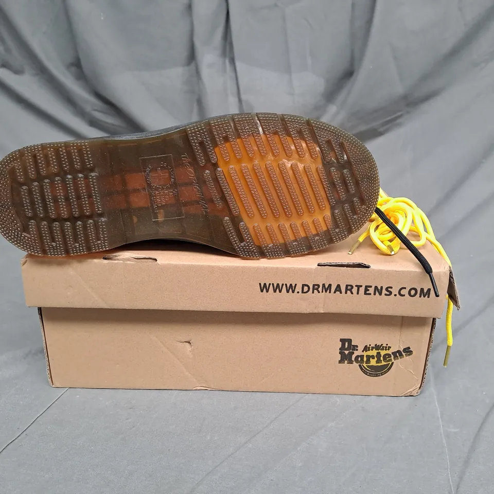 BOXED PAIR OF DR MARTENS PASCAL BOOT IN BLACK SIZE 8