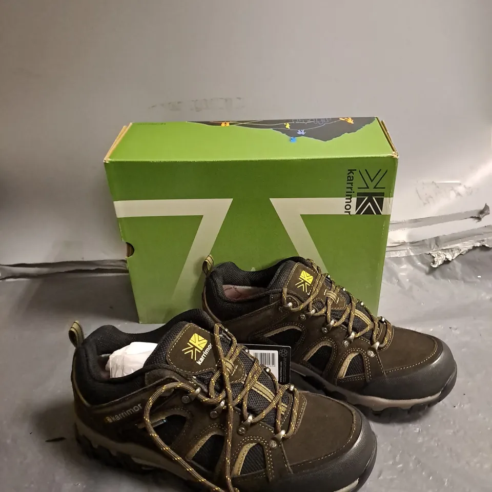 BOXED PAIR OF KARRIMOR BODMIN LOW IV WEATHERRITE DARK BROWN UK 8 