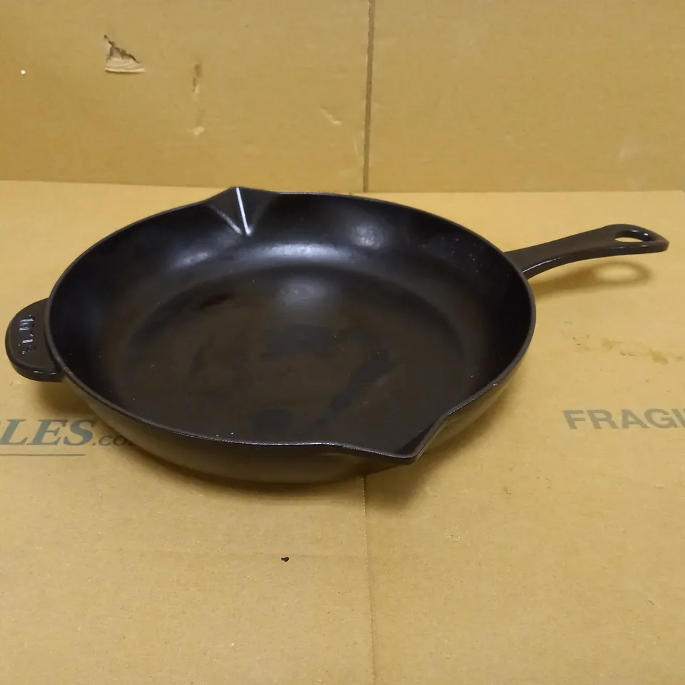 STAUB FRYING PAN WITH CAST IRON HANDLE 26CM