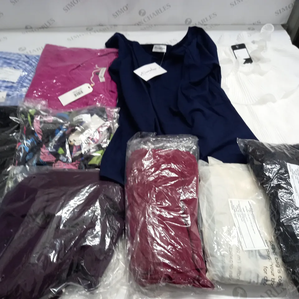 LOT OF 11 ASSORTED CLOTHING ITEMS TO INCLUDE KURT MILLER AND MAISON DE NIMES - VARIOUS SIZES
