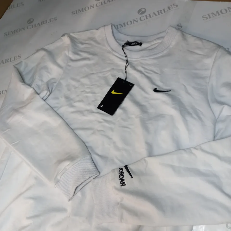 NIKE LONG SLEEVED SHIRT SIZE M
