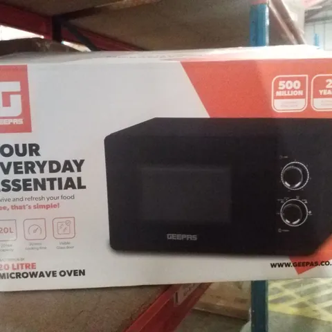 BOXED GEEPAS 700W SOLO MANUAL MICROWAVE