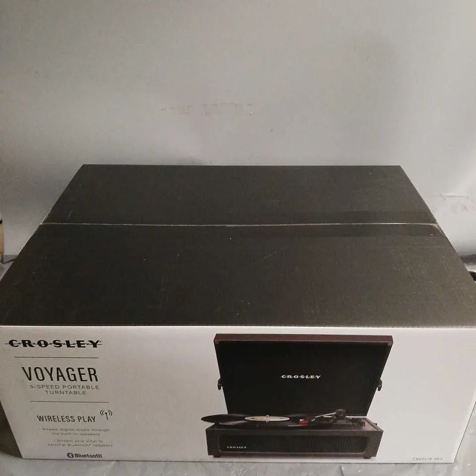 BOXED CROSLEY VOYAGER 3-SPEED PORTABLE TURNTABLE