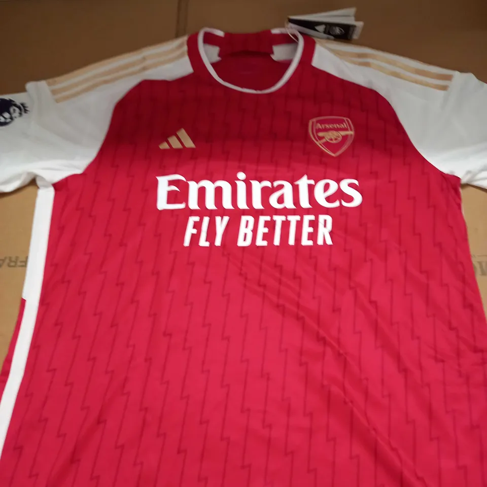 ARSENAL FC HOME SHIRT WITH SAKA 7 ON THE BACK SIZE XL