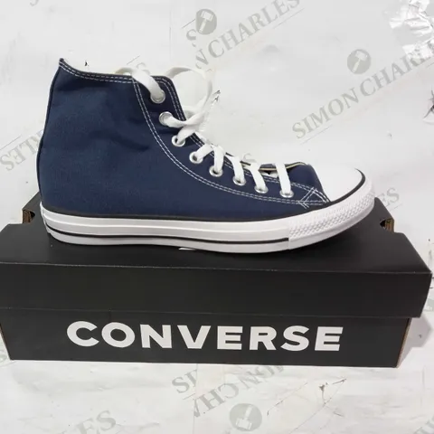 BOXED PAIR OF CONVERSE ALL STAR SHOES IN NAVY/WHITE UK SIZE7.5