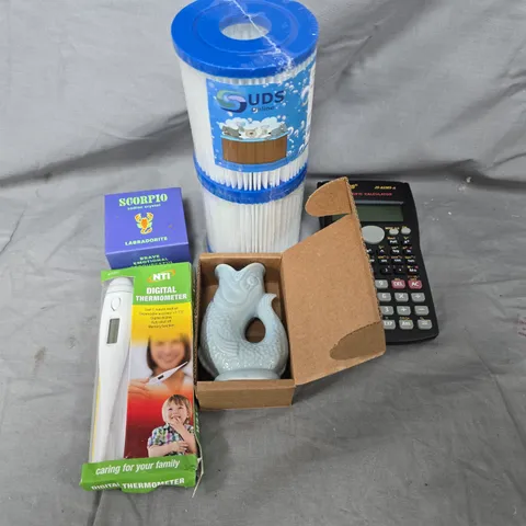 BOX OF ASSORTED ITEMS TO INCLUDE - THERMOMETER - COASTERS - CALCULATOR   