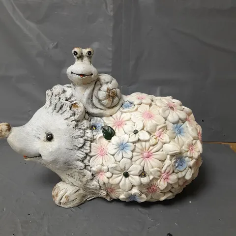 GARDEN REFLECTIONS SOLAR HEDGEHOG WITH SNAIL