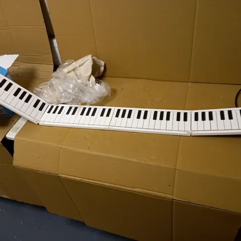 CARRY-ON FOLDING PIANO BY BLACKSTAR