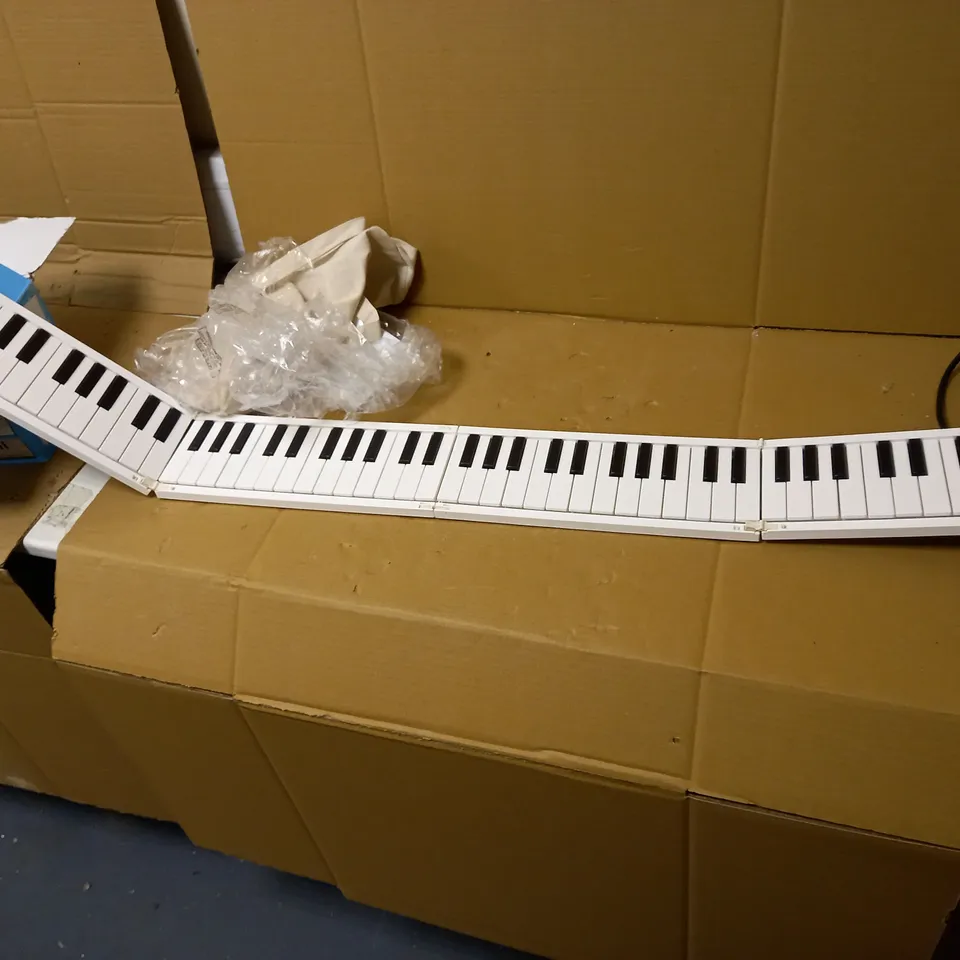 CARRY-ON FOLDING PIANO BY BLACKSTAR