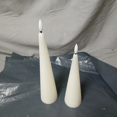 2 X WHITE FLAMELESS CANDLES BOXED