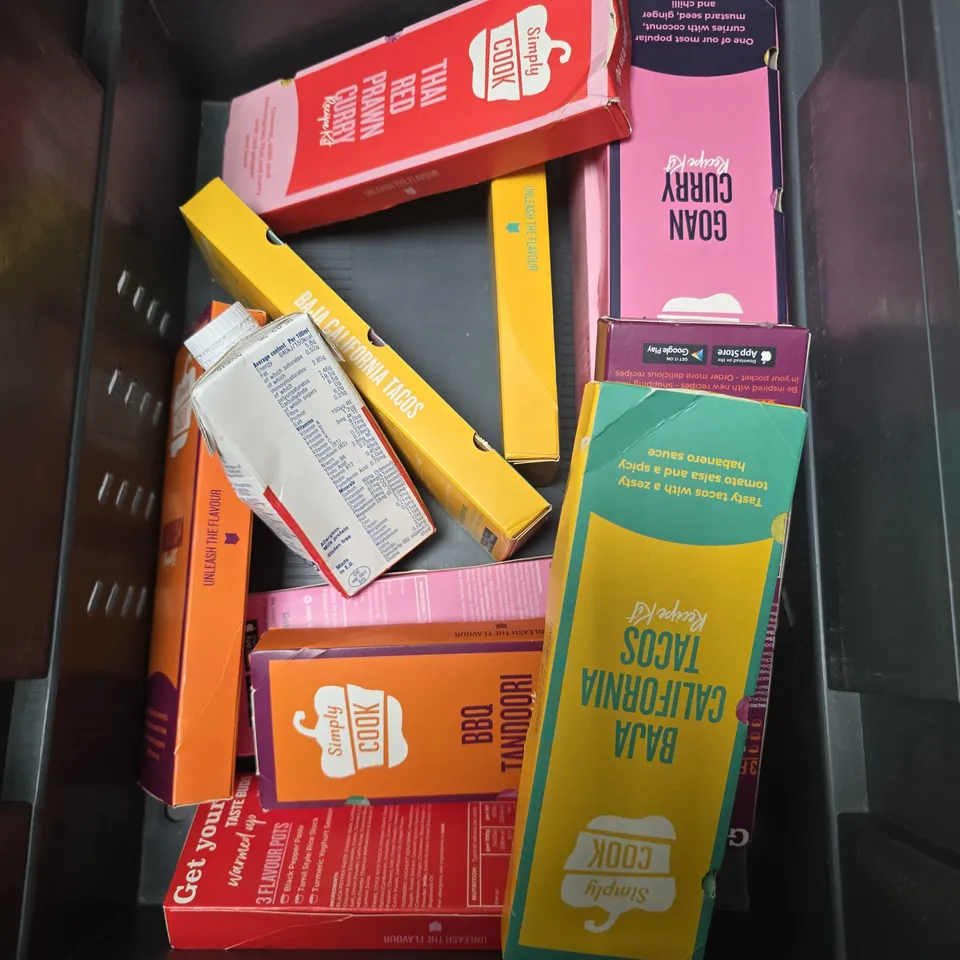 APPROXIMATELY 15 ASSORTED FOOD/DRINK PRODUCTS TO INCLUDE BEETROOT SHOT, SIMPLY COOK SEASONING, DER-FRANZ COFFEE ETC