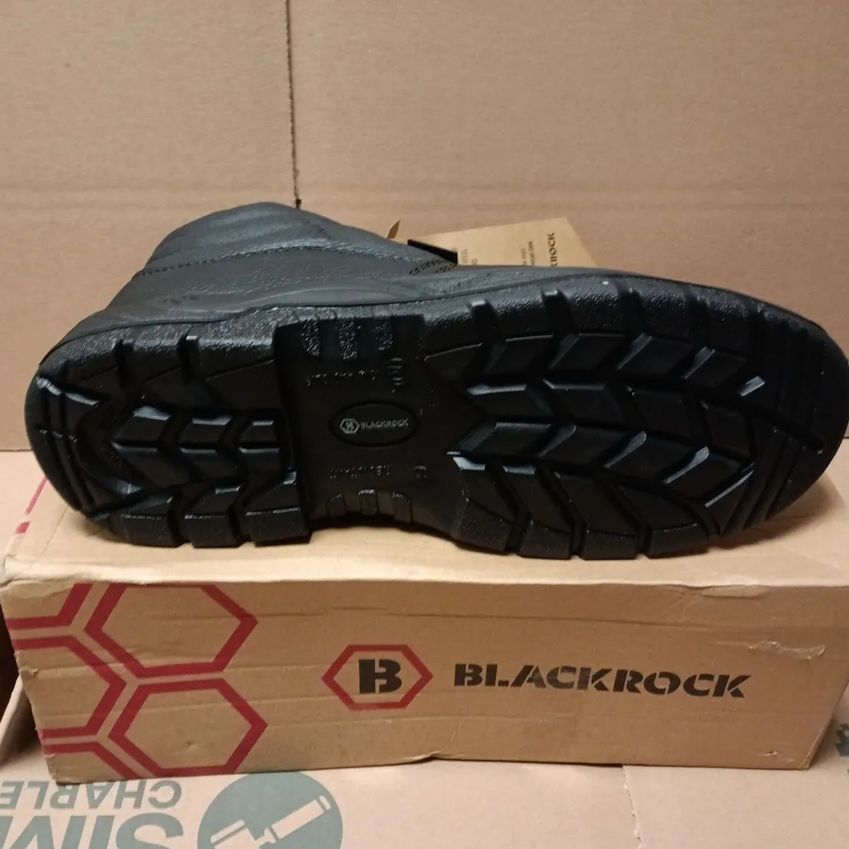 BOXED PAIR OF BLACKROCK CHUKKA BOOTS IN BLACK - UK 10